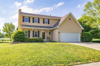 206 E Pine St, Smithville, MO 64089