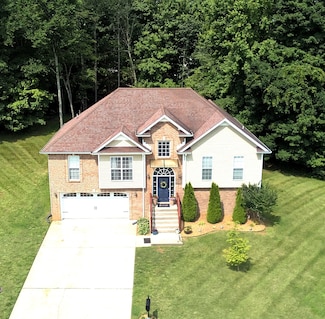 136 Coniston Dr, Clarksville, TN 37040