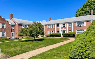 30 Standish Rd Unit 2, Stamford, CT 06902