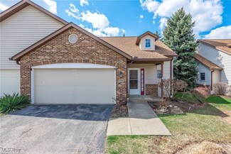 5745 Gateway Ln Unit 1404, Brookpark, OH 44142