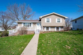 1210 W State St, Williamsburg, IA 52361