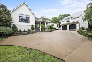 2678 Foresta Ln, Tontitown, AR 72762