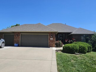705 Reflection Cove, Winfield, KS 67156