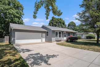 695 66th St SE, Grand Rapids, MI 49548