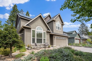1821 Summer Place, Talent, OR 97540