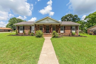 624 Ridgeway Dr, Bolivar, TN 38008