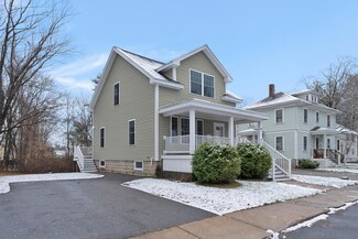 24 Howard St, Springvale, ME 04083