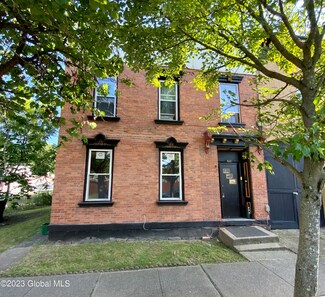 922 23rd St, Watervliet, NY 12189