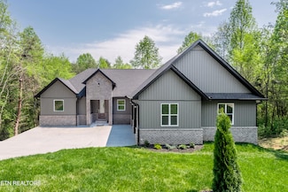 112 Amohi Way, Loudon, TN 37774