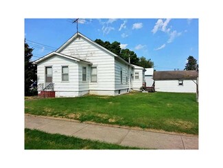 1009 9th Ave, Belle Plaine, IA 52208