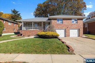 255 Forest Rd, Fort Lee, NJ 07024