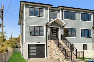 25 Pulaski Ave, Wallington, NJ 07057