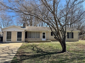 1060 S Baldwin Ave, Fayetteville, AR 72701