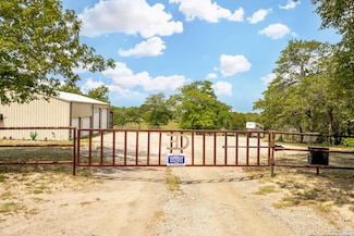 1579 Settlement Way, Luling, TX 78648