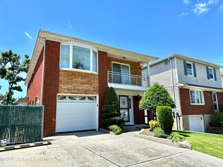 150 Clarke Ave, Staten Island, NY 10306
