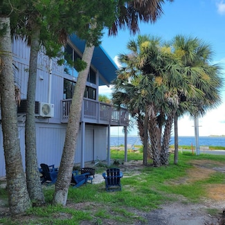 850 3rd St Unit 5, Cedar Key, FL 32625
