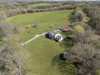 1737 Bratton Ln, Williamsport, TN 38487