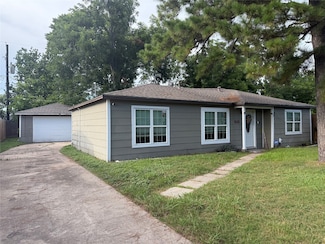 4121 Clover St, Houston, TX 77051