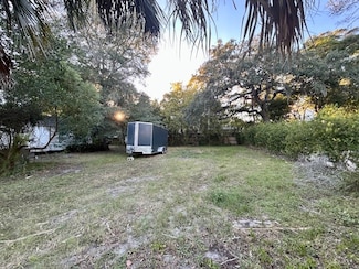 217 S 8th St, Fernandina Beach, FL 32034