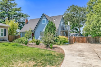 3473 Poppywoods Dr, Medford, OR 97504