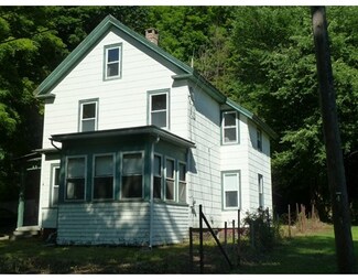 10 North St, Erving, MA 01344