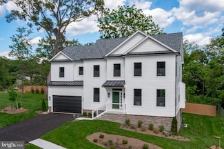 2 Stratford Dr, Severna Park, MD 21146