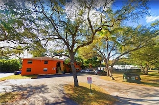 2524 Congress St, Fort Myers, FL 33901