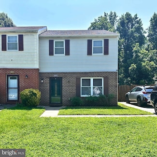 18085 Olde Port Ln, Triangle, VA 22172