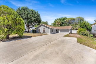 662 Dixie Ln, West Palm Beach, FL 33415
