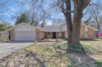 916 Schulze Dr, Norman, OK 73071