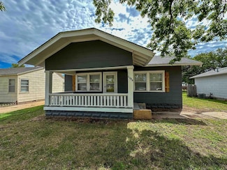1306 N Forrest, Hutchinson, KS 67501