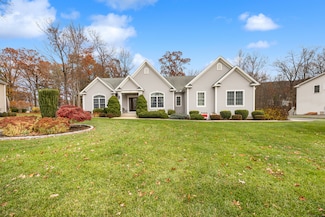 17 Silver Oak Cir, Southington, CT 06489