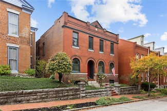 1221 Mackay Place, Saint Louis, MO 63104