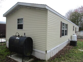 141 Pecor Ave, Milton, VT 05468