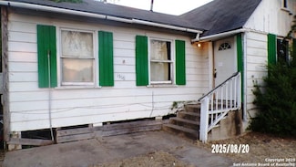 1306 N Tyler St, Beeville, TX 78102