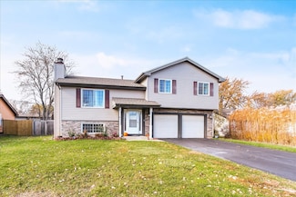 3870 Windjammer Ln, Hanover Park, IL 60133