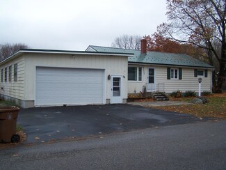 58 Laurel Ave, Saco, ME 04072