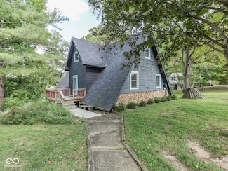 7307 Center Lake Rd, Nineveh, IN 46164