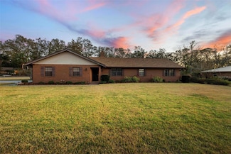 830 Freemans Farm Rd, Deland, FL 32720