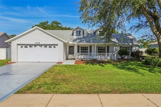 508 Woodview Dr, Tavares, FL 32778