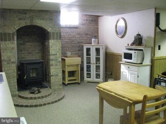 368 Peach Tree Farms Ln, Romney, WV 26757