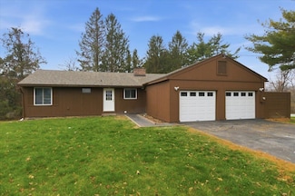 211 Grandview St, North Bennington, VT 05257