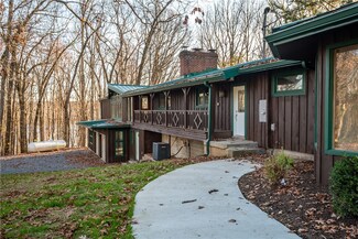 5 Patricia Cir, Transfer, PA 16154