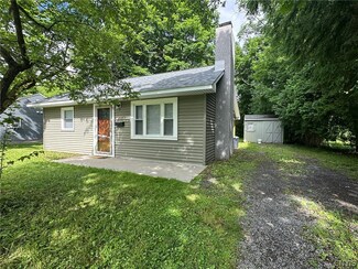 12 Oakdale Ave S, New Hartford, NY 13413