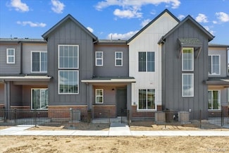 6902 Huddersfield Ln, Castle Pines, CO 80108