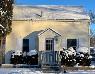 620 9th St NW, Faribault, MN 55021