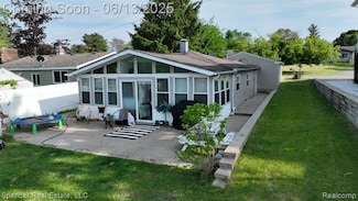 579 Dunleavy Dr, Highland, MI 48356