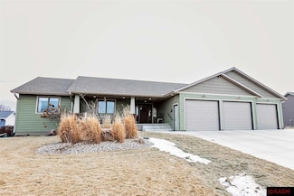 511 W Ridge Rd, Courtland, MN 56021