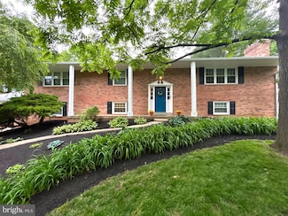 828 Monroe St, Herndon, VA 20170