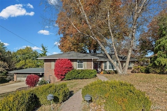 3838 Omega St, Alton, IL 62002